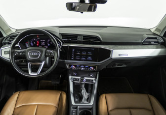 Подержанный автомобиль Audi Q3 2021 года (14 фото)