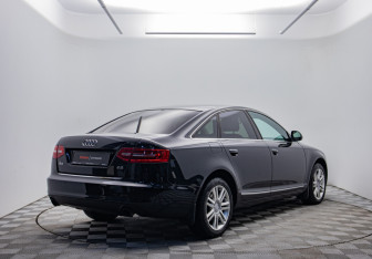 Подержанный автомобиль Audi A6 Sedan 2010 года (5 фото)
