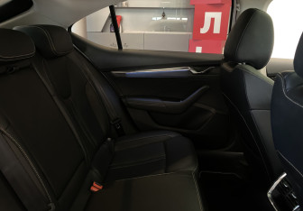 Подержанный автомобиль Skoda Octavia Liftback 2023 года (8 фото)