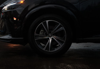 Подержанный автомобиль Lexus RX 2023 года (26 фото)