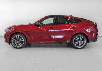 Подержанный автомобиль BMW X6 2021 года (8 фото)