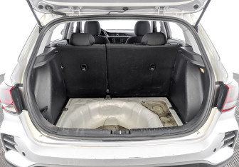 Подержанный автомобиль Kia Rio Hatchback 2021 года (10 фото)