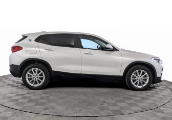 Подержанный автомобиль BMW X2 2019 года (4 фото)