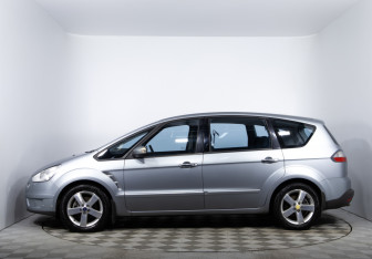 Подержанный автомобиль Ford S-MAX 2008 года (8 фото)