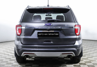 Подержанный автомобиль Ford Explorer 2016 года (4 фото)