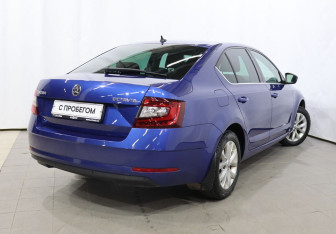 Подержанный автомобиль Skoda Octavia Liftback 2019 года (4 фото)
