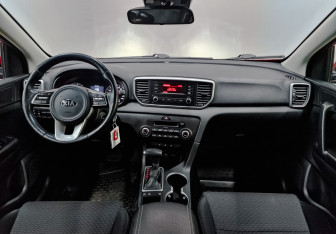Подержанный автомобиль Kia Sportage 2018 года (14 фото)