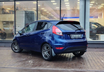 Подержанный автомобиль Ford Fiesta Hatchback 2017 года (6 фото)