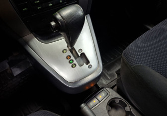 Подержанный автомобиль Hyundai Tucson 2008 года (15 фото)
