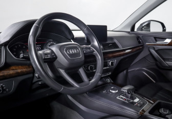 Подержанный автомобиль Audi Q5 2017 года (14 фото)