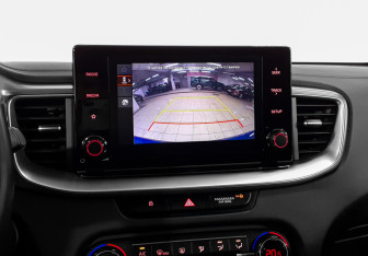 Подержанный автомобиль Kia Ceed Hatchback 2022 года (14 фото)