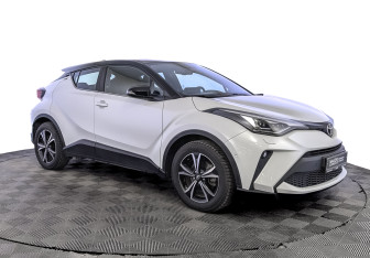 Подержанный автомобиль Toyota C-HR 2021 года (3 фото)