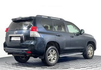Подержанный автомобиль Toyota Land Cruiser Prado 2011 года (5 фото)