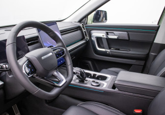 Подержанный автомобиль Jaecoo J7 2023 года (10 фото)