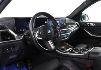 Подержанный автомобиль BMW X5 2023 года (20 фото)
