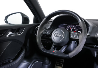 Подержанный автомобиль Audi RS 3 Sedan 2019 года (13 фото)
