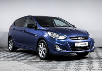 Подержанный автомобиль Hyundai Solaris Hatchback 2012 года (3 фото)