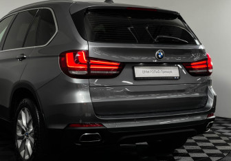 Подержанный автомобиль BMW X5 2017 года (20 фото)