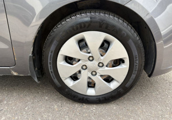 Подержанный автомобиль Kia Rio Hatchback 2012 года (12 фото)
