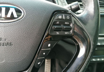 Подержанный автомобиль Kia Ceed Hatchback 2013 года (13 фото)