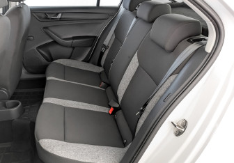 Подержанный автомобиль Skoda Rapid Liftback 2021 года (12 фото)