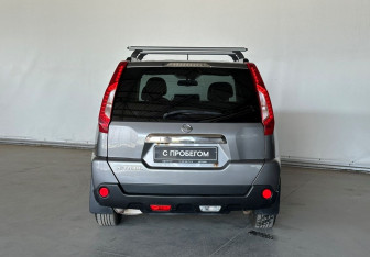 Подержанный автомобиль Nissan X-Trail 2011 года (5 фото)