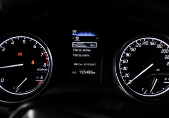 Подержанный автомобиль Toyota Camry Sedan 2021 года (11 фото)