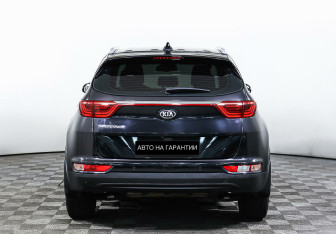 Подержанный автомобиль Kia Sportage 2018 года (6 фото)