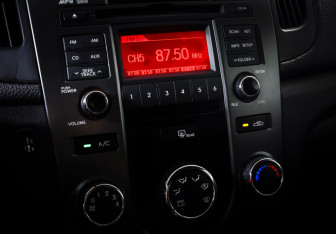 Подержанный автомобиль Kia Cerato Sedan 2011 года (16 фото)