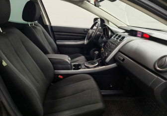 Подержанный автомобиль Mazda CX-7 2011 года (9 фото)