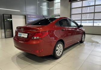 Подержанный автомобиль Hyundai Solaris Sedan 2015 года (4 фото)