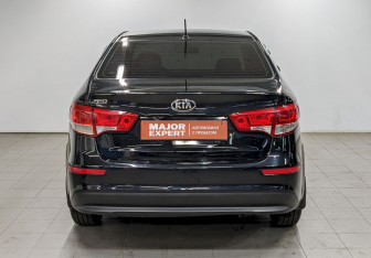 Подержанный автомобиль Kia Rio Sedan 2016 года (6 фото)