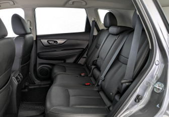 Подержанный автомобиль Nissan X-Trail 2018 года (18 фото)