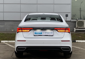 Подержанный автомобиль Omoda S5 2024 года (6 фото)