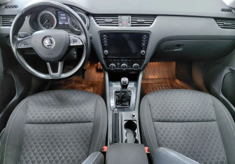 Подержанный автомобиль Skoda Octavia Liftback 2018 года (9 фото)