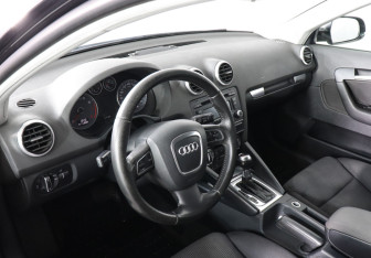 Подержанный автомобиль Audi A3 Hatchback 2011 года (9 фото)