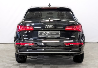 Подержанный автомобиль Audi Q5 2020 года (6 фото)