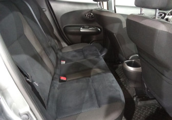Подержанный автомобиль Nissan Juke 2011 года (10 фото)