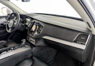 Подержанный автомобиль Volvo XC90 2019 года (11 фото)