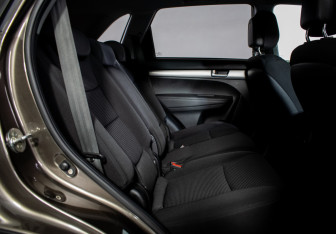 Подержанный автомобиль Kia Sorento 2014 года (9 фото)