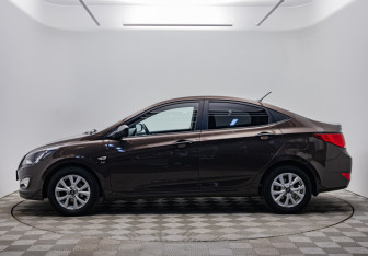 Подержанный автомобиль Hyundai Solaris Sedan 2015 года (2 фото)