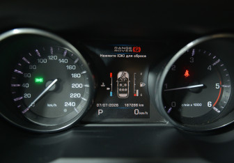 Подержанный автомобиль Land Rover Range Rover Evoque 2012 года (12 фото)