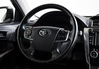Подержанный автомобиль Toyota Camry Sedan 2014 года (11 фото)