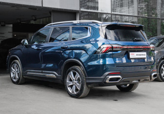 Подержанный автомобиль Geely Okavango 2023 года (6 фото)
