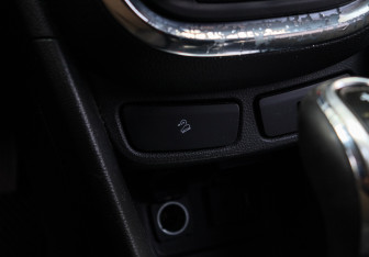 Подержанный автомобиль Opel Mokka 2013 года (15 фото)