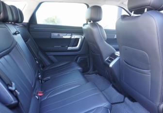 Подержанный автомобиль Jaecoo J7 2023 года (10 фото)