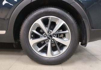 Подержанный автомобиль Kia Sorento 2017 года (9 фото)