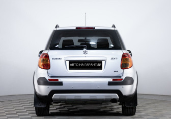 Подержанный автомобиль Suzuki SX4 Hatchback 2012 года (4 фото)