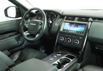 Подержанный автомобиль Land Rover Discovery 2019 года (21 фото)