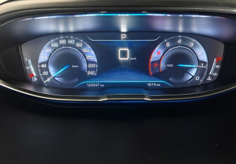 Подержанный автомобиль Peugeot 3008 2017 года (13 фото)